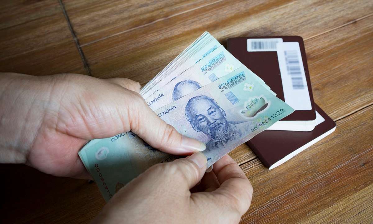 How to transfer money from Vietnam abroad